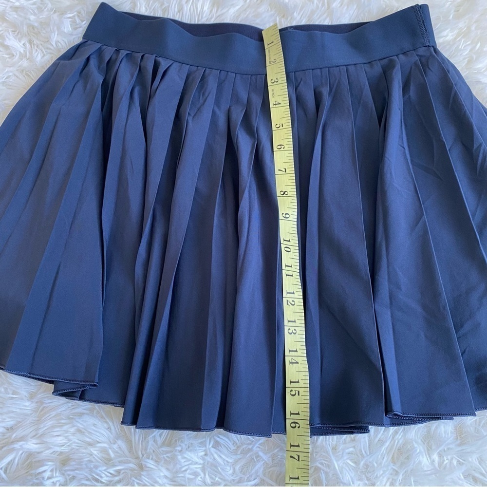 Aritzia TnAction TnaMOVE™ Tennis Mini Skirt in Total Eclipse - Picture 6 of 9